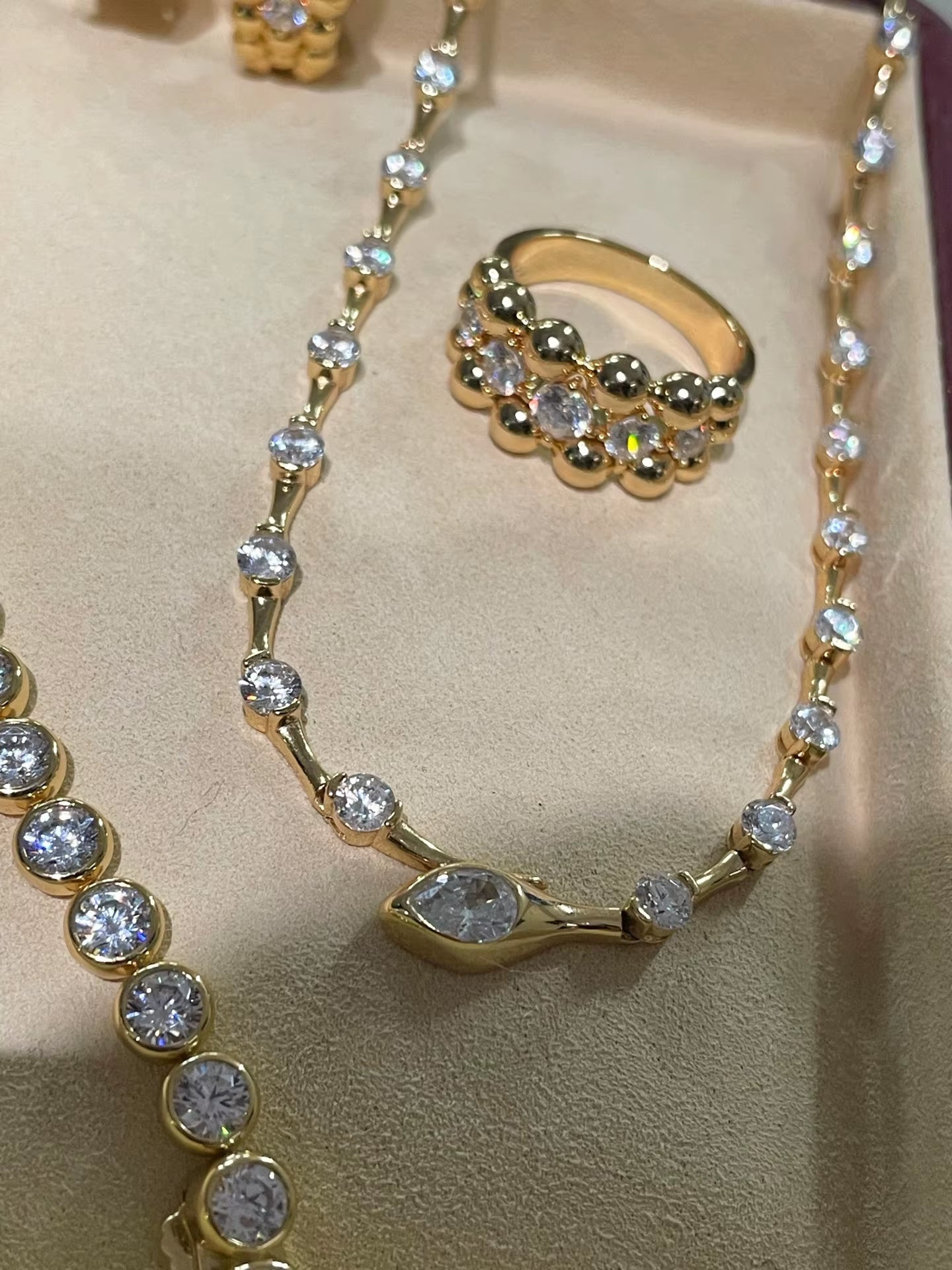 BELLUX Italian Style Fashion 925 Silver Gold-Plated Synthetic Zircon Bead Sparkling Diamond Vintage Ring