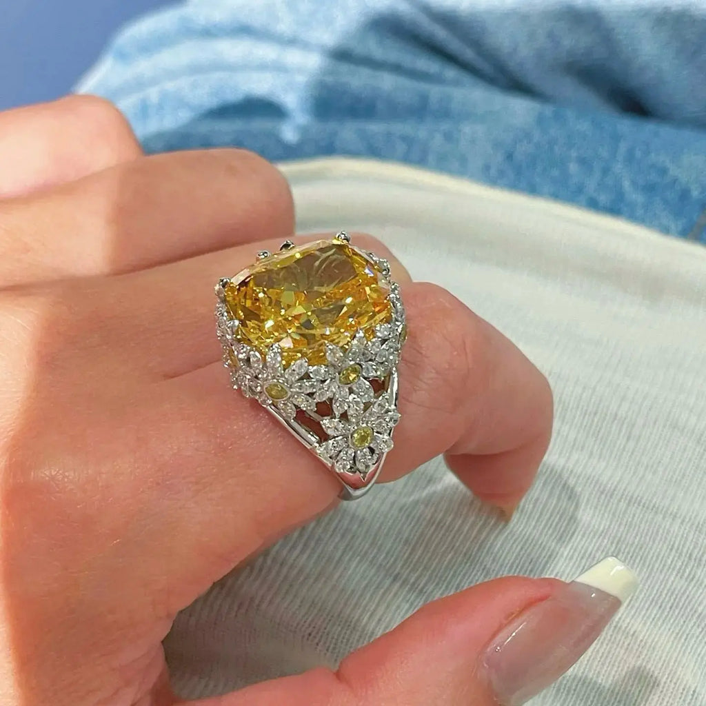BELLUX 925 Silver Gold-Plated Ring High Carbon Diamond Radiant Ice Cut High Table Small Daisy Cocktail Ring
