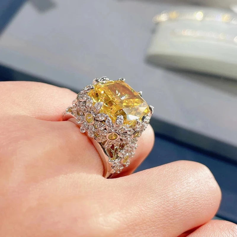 BELLUX 925 Silver Gold-Plated Ring High Carbon Diamond Radiant Ice Cut High Table Small Daisy Cocktail Ring