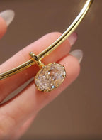 Bellux Pendant 925 Silver Plated 18K Gold Synthetic Zircon Gold Necklace White Diamond Pigeon Egg Choker