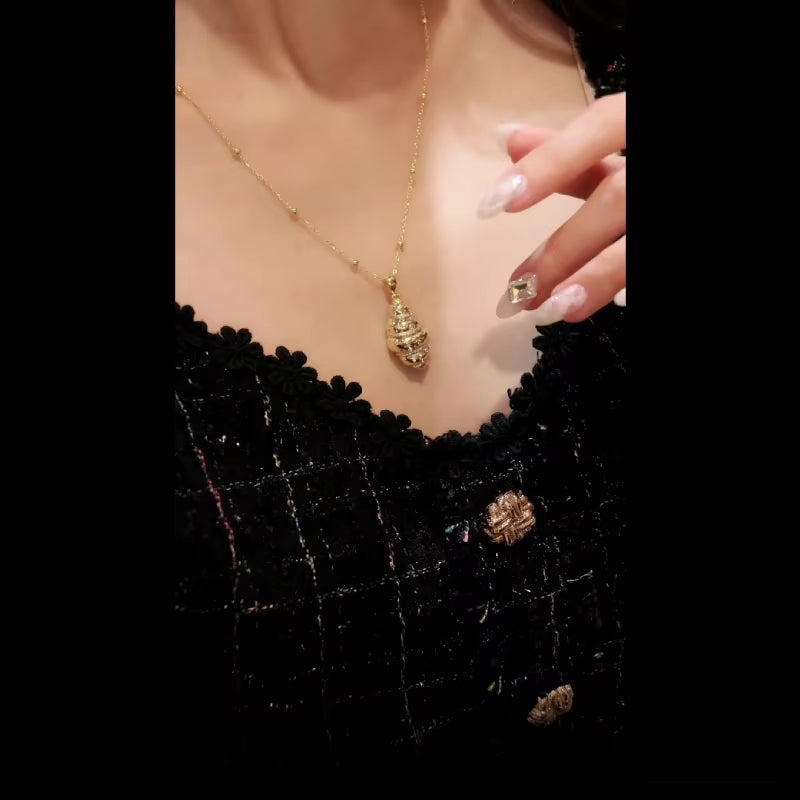 Bellux Pendant Chain 925 Silver Gold Plated Synthetic Zircon White Full Diamond Croissant Necklace