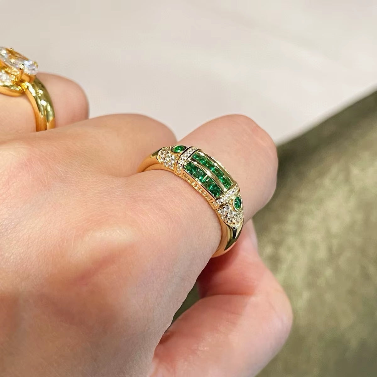 BELLUX Fashion New Arrival 925 Silver Gold Plated Synthetic Zircon Emerald Full Diamond Vintage Ring